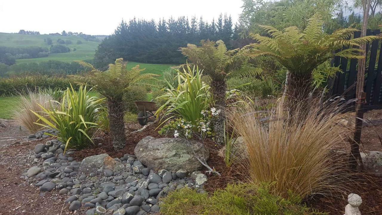 Above The River Karapiro Bed & Breakfast Apartment Exterior photo